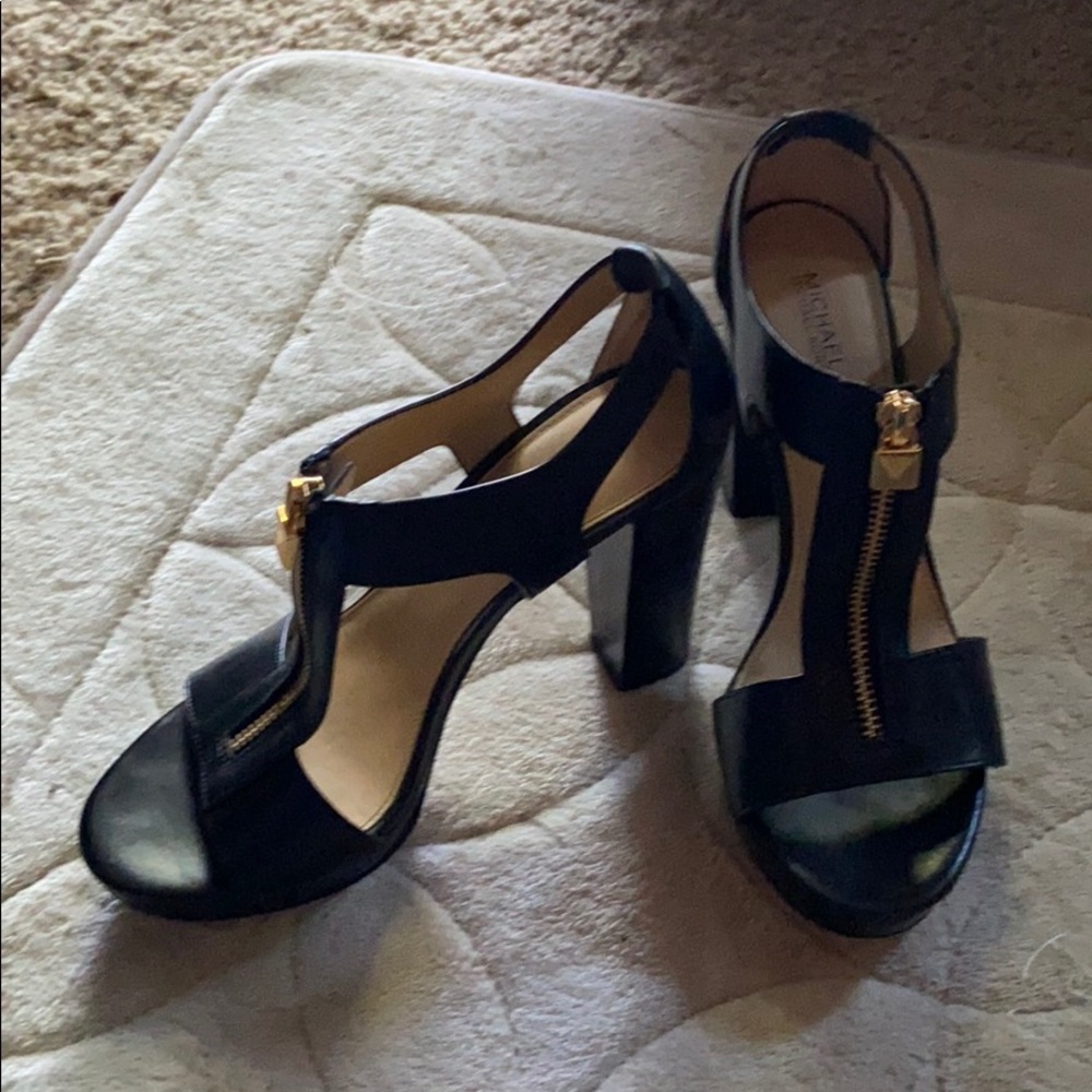 MK black Berkeley T strap platform